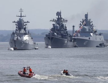 Ρωσία: Πλάνα από την άσκηση του Βόρειου Στόλου - Η μεγαλύτερη της 10ετίας (βίντεο)